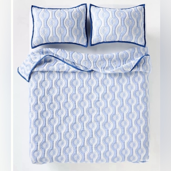 Anthropologie Other - Anthropologie Nelly Icon Matelassé Quilt, King
